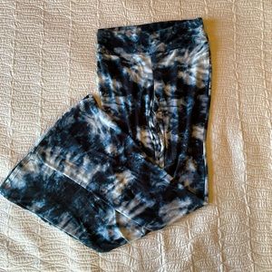 •Womens Flared Tie-Dye Leggings